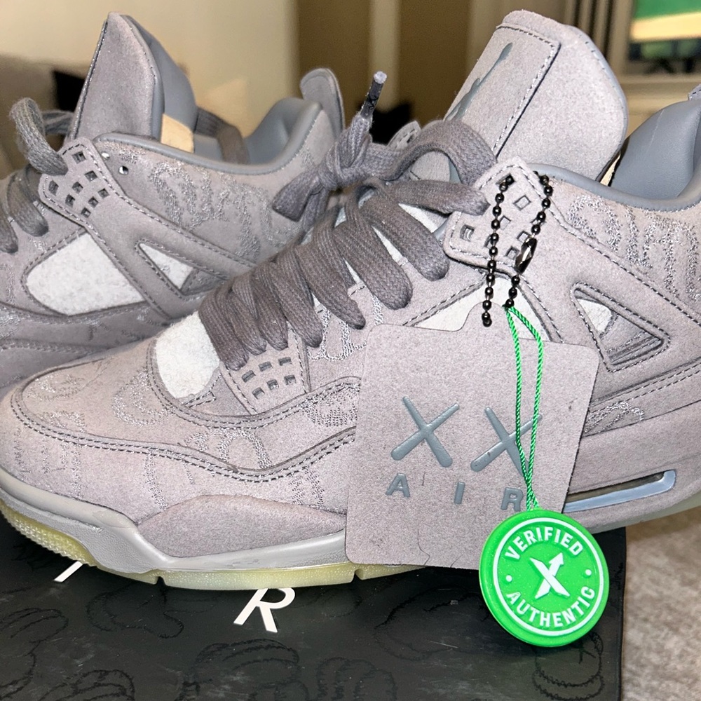 Air Jordan 4 Retro Kaws